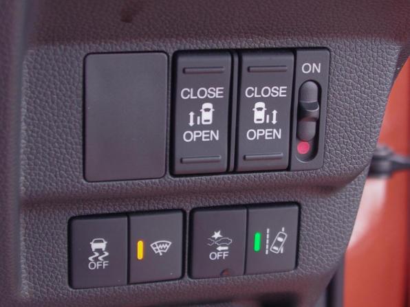 Honda Freed II Рестайлинг с пробегом 2021 года, цена 2 189 000 рублей, 60627 км, компактвэн, Автокод Объявления
