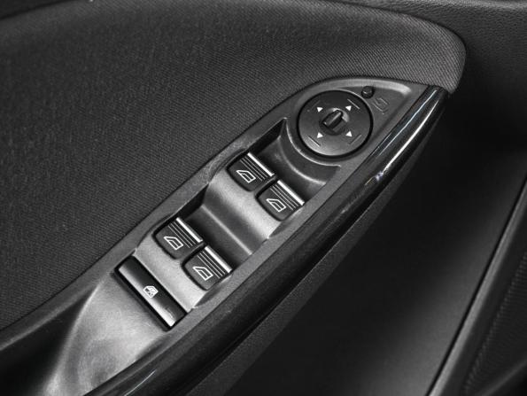 Ford Focus III Рестайлинг с пробегом 2018 года, цена 1 179 000 рублей, 213893 км, хэтчбек, Автокод Объявления