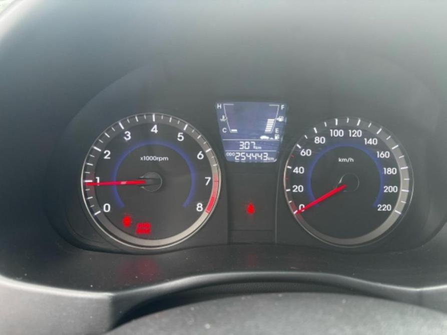 Hyundai Solaris I Тула  - изображение 7