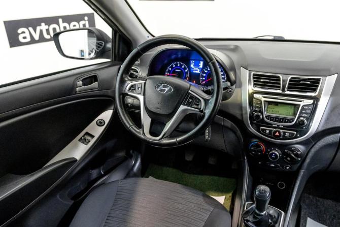 Hyundai Solaris I Рестайлинг с пробегом 2015 года, цена 665 000 рублей, 154868 км, хэтчбек, Автокод Объявления