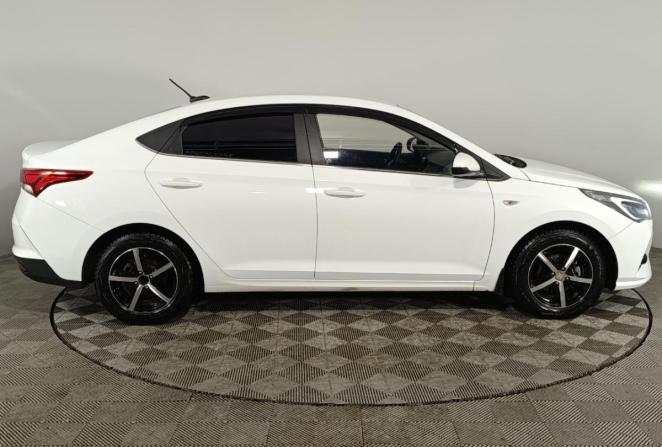 Hyundai Solaris II Рестайлинг с пробегом 2020 года, цена 1 490 000 рублей, 119000 км, седан, Автокод Объявления
