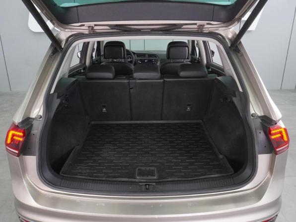 Volkswagen Tiguan II с пробегом 2017 года, цена 1 774 000 рублей, 311064 км, внедорожник, Автокод Объявления