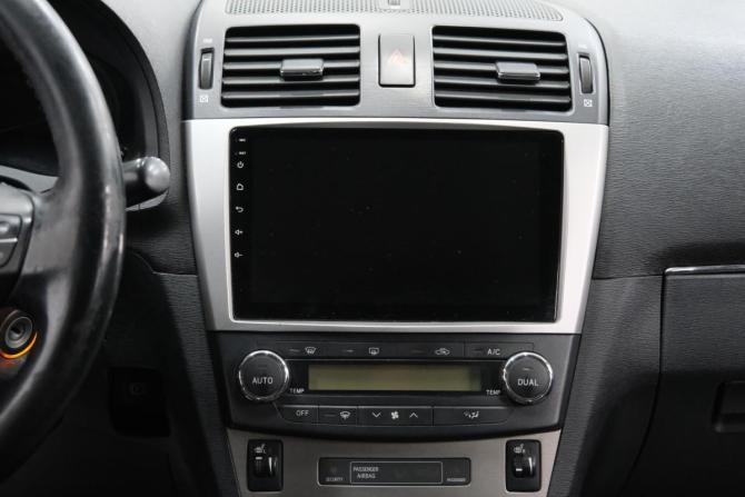 Toyota Avensis III с пробегом 2009 года, цена 1 049 000 рублей, 370000 км, седан, Автокод Объявления