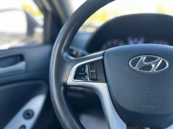 Hyundai Solaris I с пробегом 2013 года, цена 727 000 рублей, 244553 км, седан, Автокод Объявления