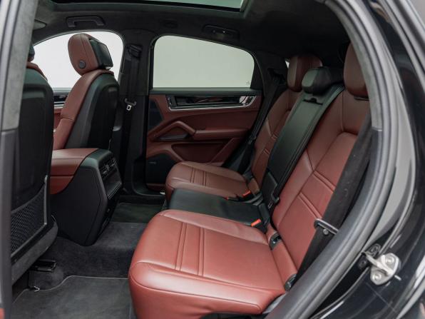 Porsche Cayenne III Рестайлинг с пробегом 2024 года, цена 17 250 000 рублей, 49950 км, внедорожник, Автокод Объявления
