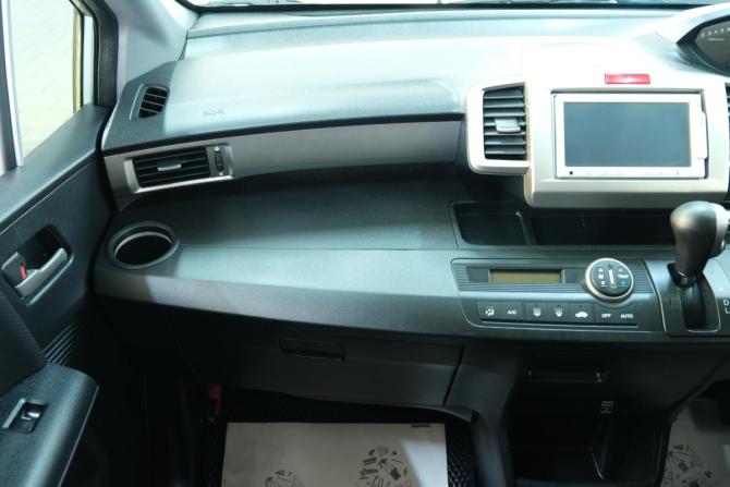 Honda Freed I с пробегом 2010 года, цена 1 159 000 рублей, 103280 км, компактвэн, Автокод Объявления