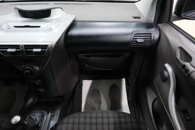 Toyota iQ с пробегом 2009 года, цена 849 000 рублей, 125000 км, хэтчбек, Автокод Объявления