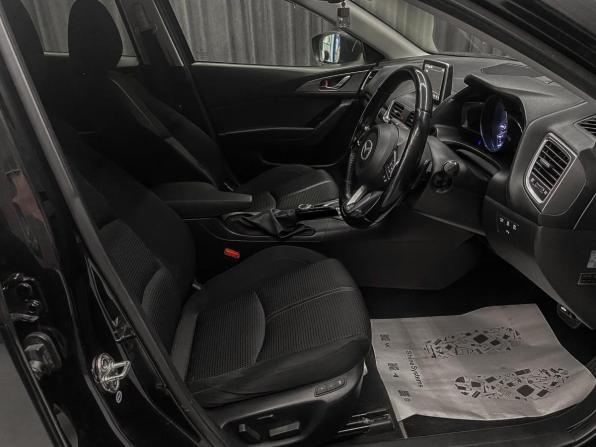 Mazda Axela III Рестайлинг с пробегом 2017 года, цена 1 380 000 рублей, 87000 км, хэтчбек, Автокод Объявления