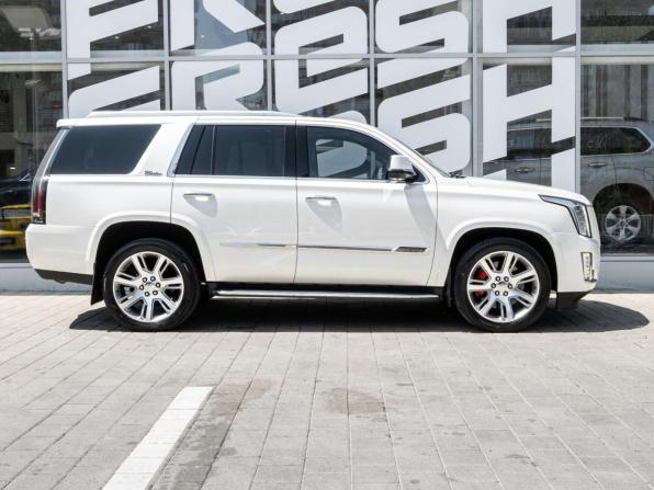 Cadillac Escalade IV с пробегом 2015 года, цена 4 240 000 рублей, 107109 км, внедорожник, Автокод Объявления
