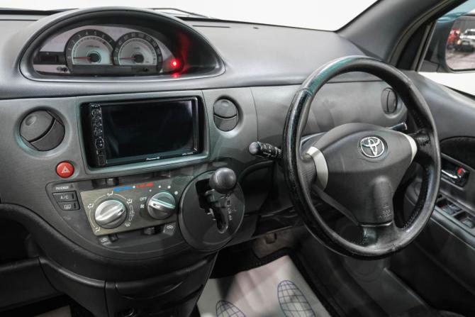 Toyota Sienta I Рестайлинг 1 с пробегом 2012 года, цена 899 000 рублей, 201000 км, компактвэн, Автокод Объявления