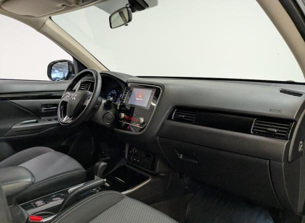 Mitsubishi Outlander III Рестайлинг 3 с пробегом 2020 года, цена 2 300 000 рублей, 92167 км, внедорожник, Автокод Объявления