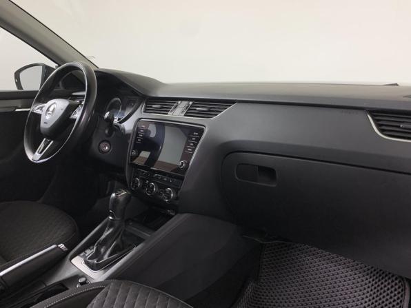 Skoda Octavia III (A7) Рестайлинг с пробегом 2018 года, цена 1 579 000 рублей, 161922 км, лифтбек, Автокод Объявления