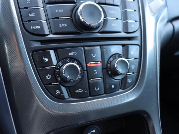 Opel Astra J с пробегом 2011 года, цена 675 000 рублей, 141490 км, хэтчбек, Автокод Объявления