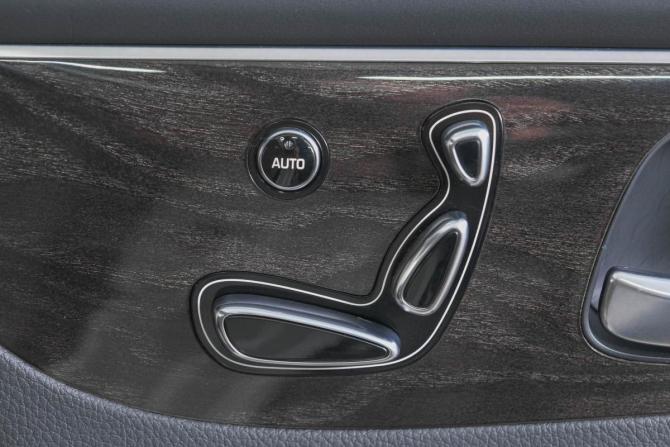 Hyundai Equus II Рестайлинг с пробегом 2013 года, цена 1 669 000 рублей, 272500 км, седан, Автокод Объявления