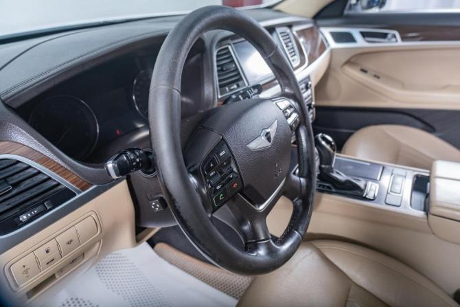 Hyundai Genesis II с пробегом 2015 года, цена 1 929 000 рублей, 230000 км, седан, Автокод Объявления