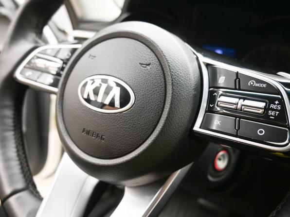 Kia Optima IV Рестайлинг с пробегом 2019 года, цена 1 200 900 рублей, 287000 км, седан, Автокод Объявления