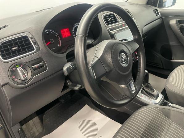 Volkswagen Polo V с пробегом 2012 года, цена 577 000 рублей, 312000 км, седан, Автокод Объявления
