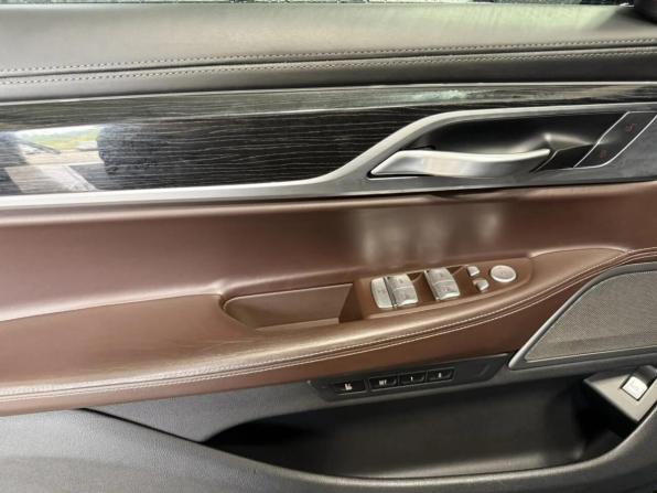 BMW 7 серии VI (G11/G12) с пробегом 2018 года, цена 4 250 000 рублей, 160291 км, седан, Автокод Объявления