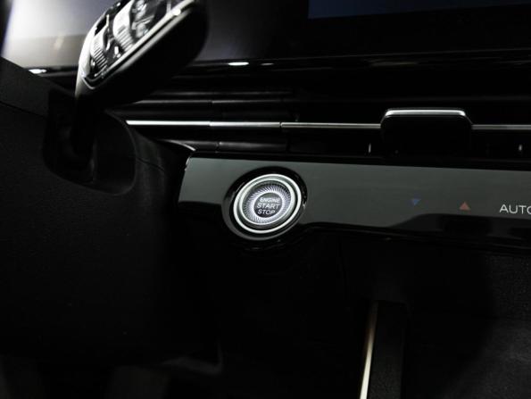 Omoda C5 I с пробегом 2023 года, цена 1 679 700 рублей, 28347 км, внедорожник, Автокод Объявления
