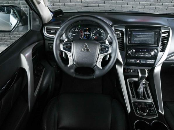 Mitsubishi Pajero Sport III с пробегом 2017 года, цена 2 720 000 рублей, 198858 км, внедорожник, Автокод Объявления