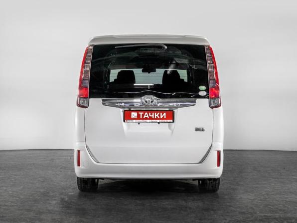 Toyota Noah III (R80) с пробегом 2015 года, цена 1 700 000 рублей, 205710 км, минивэн, Автокод Объявления