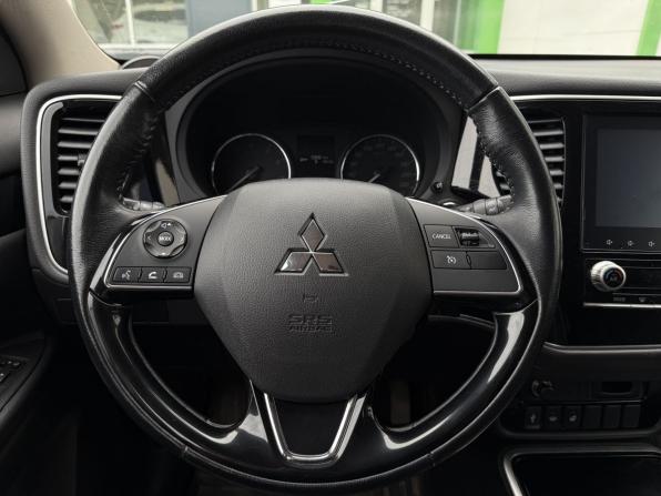 Mitsubishi Outlander III Рестайлинг 3 с пробегом 2022 года, цена 2 399 000 рублей, 130865 км, внедорожник, Автокод Объявления