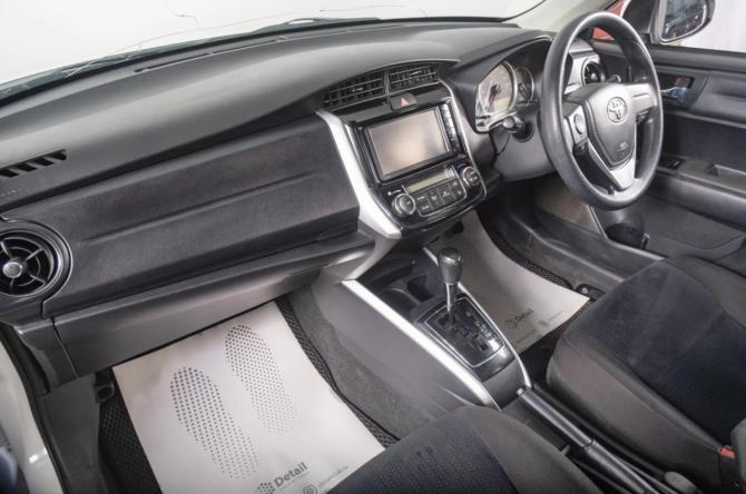 Toyota Corolla XI (E160 E170 E180) с пробегом 2018 года, цена 1 099 000 рублей, 179500 км, универсал, Автокод Объявления