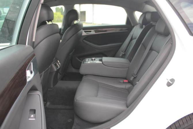Hyundai Genesis II с пробегом 2015 года, цена 2 390 000 рублей, 71000 км, седан, Автокод Объявления