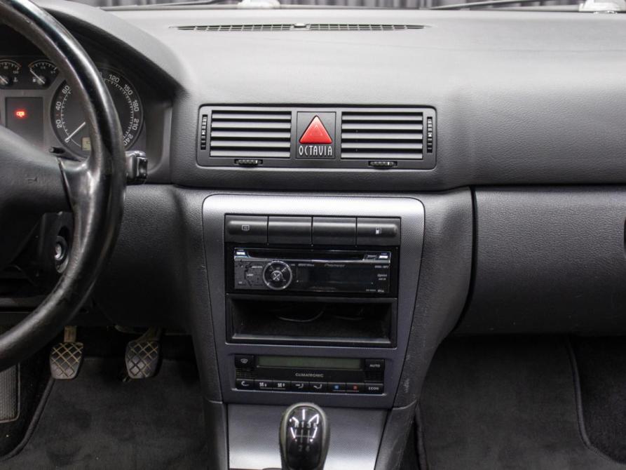 Skoda Octavia I (A4) Рестайлинг Москва  - изображение 15