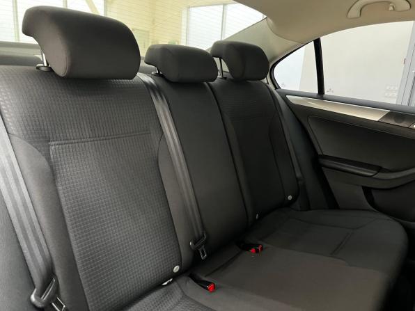 Volkswagen Jetta VI Рестайлинг с пробегом 2015 года, цена 980 000 рублей, 203323 км, седан, Автокод Объявления