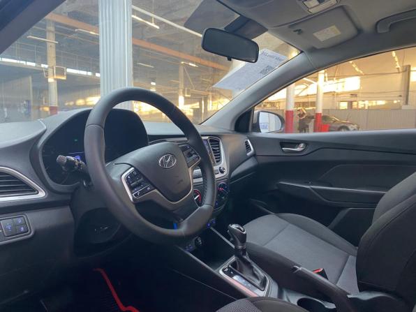 Hyundai Solaris II с пробегом 2018 года, цена 1 225 000 рублей, 115100 км, седан, Автокод Объявления