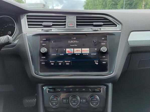 Volkswagen Tiguan II с пробегом 2019 года, цена 2 370 000 рублей, 99202 км, внедорожник, Автокод Объявления