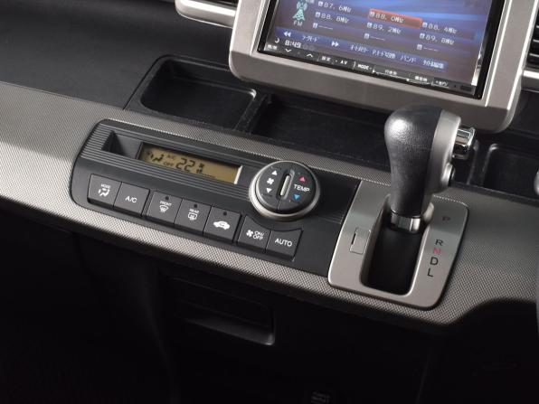 Honda Freed I Рестайлинг с пробегом 2012 года, цена 949 995 рублей, 186895 км, компактвэн, Автокод Объявления