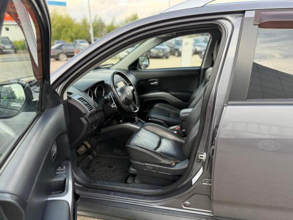 Mitsubishi Outlander II Рестайлинг с пробегом 2010 года, цена 1 250 000 рублей, 255243 км, внедорожник, Автокод Объявления