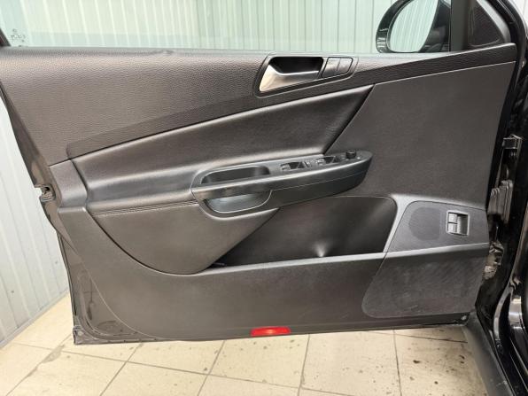Volkswagen Passat B6 с пробегом 2010 года, цена 735 000 рублей, 241381 км, седан, Автокод Объявления