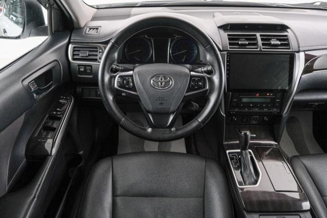 Toyota Camry VII (XV50) Рестайлинг 2 с пробегом 2018 года, цена 1 599 000 рублей, 190000 км, седан, Автокод Объявления