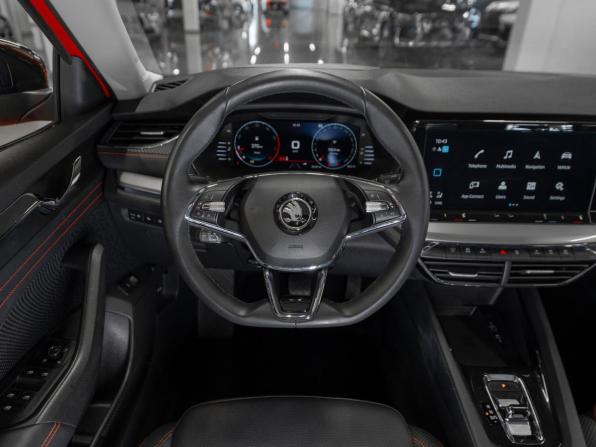 Skoda Octavia IV (A8) с пробегом 2021 года, цена 2 810 000 рублей, 38711 км, лифтбек, Автокод Объявления