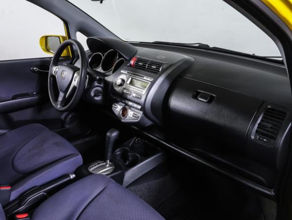 Honda Jazz I Рестайлинг с пробегом 2006 года, цена 650 000 рублей, 177000 км, хэтчбек, Автокод Объявления