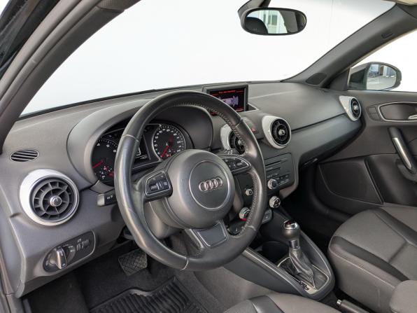 Audi A1 I (8X) с пробегом 2012 года, цена 1 230 000 рублей, 47550 км, хэтчбек, Автокод Объявления