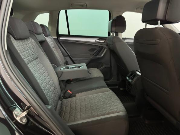 Volkswagen Tiguan II Рестайлинг с пробегом 2021 года, цена 2 920 000 рублей, 36448 км, внедорожник, Автокод Объявления