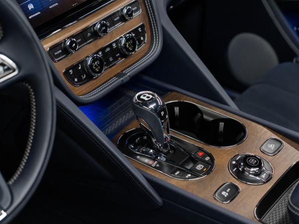 Bentley Bentayga I Рестайлинг с пробегом 2023 года, цена 26 950 000 рублей, 24112 км, внедорожник, Автокод Объявления