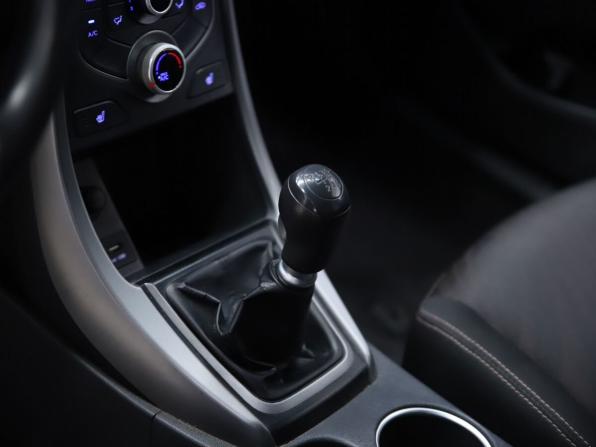 Hyundai Elantra V (MD) Рестайлинг с пробегом 2015 года, цена 950 000 рублей, 292158 км, седан, Автокод Объявления