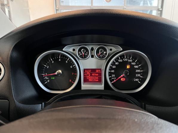 Ford Focus II Рестайлинг с пробегом 2010 года, цена 600 000 рублей, 120313 км, седан, Автокод Объявления
