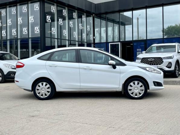 Ford Fiesta Mk6 Рестайлинг с пробегом 2015 года, цена 825 000 рублей, 137400 км, седан, Автокод Объявления