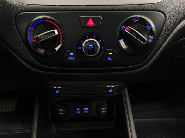 Hyundai Solaris II с пробегом 2018 года, цена 1 310 000 рублей, 153434 км, седан, Автокод Объявления