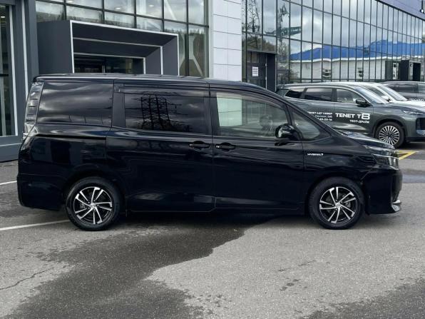 Toyota Voxy III (R80) с пробегом 2015 года, цена 1 785 000 рублей, 152470 км, минивэн, Автокод Объявления