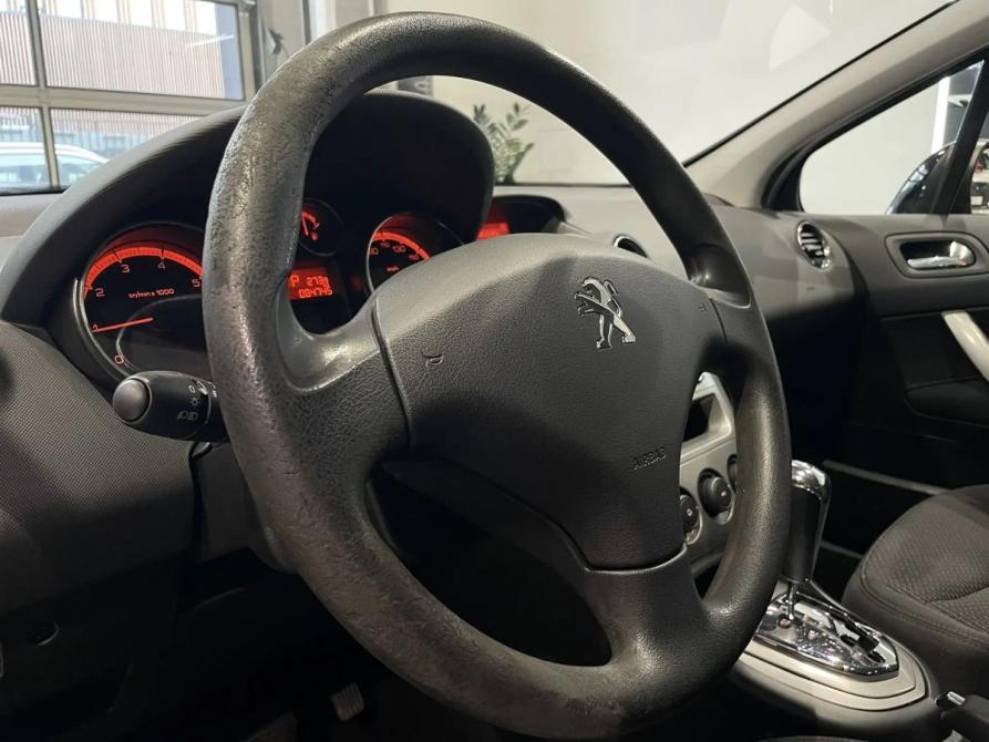 Peugeot 408 I Москва  - изображение 13