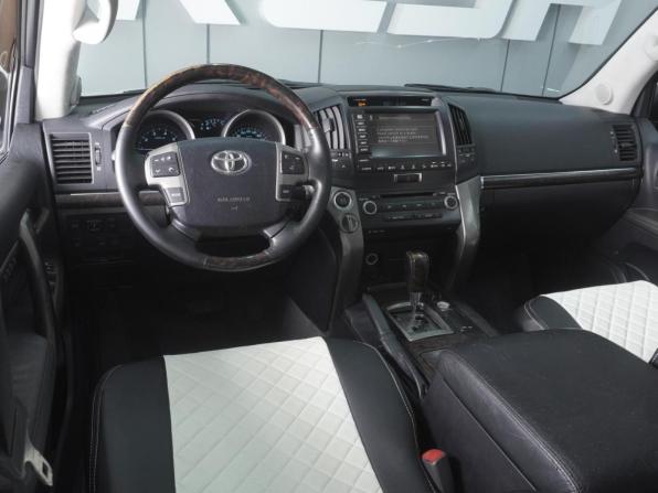 Toyota Land Cruiser 200 Series с пробегом 2007 года, цена 2 815 000 рублей, 179125 км, внедорожник, Автокод Объявления