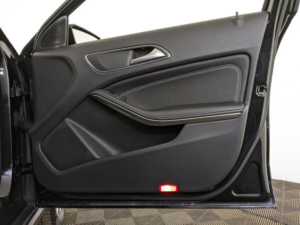 Mercedes-Benz GLA I (X156) Рестайлинг с пробегом 2019 года, цена 2 450 000 рублей, 91530 км, внедорожник, Автокод Объявления