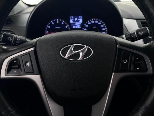 Hyundai Solaris I Рестайлинг с пробегом 2014 года, цена 840 000 рублей, 231826 км, седан, Автокод Объявления